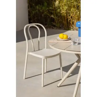 Sedia da giardino impilabile in polipropilene Mizzi