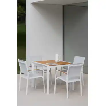 Set da tavolo quadrato 90x90 cm in legno di eucalipto Archer Classic e 4 sedie da giardino impilabili in alluminio Archer