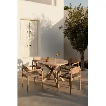 Set da tavolo rotondo (Ø100 cm) e 4 sedie da giardino con braccioli in legno Naele